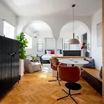 Classic Top-floor In The Historic Center With Views Apartment