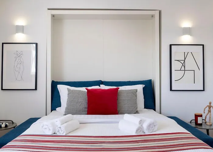Classic Top-floor In The Historic Center With Views
