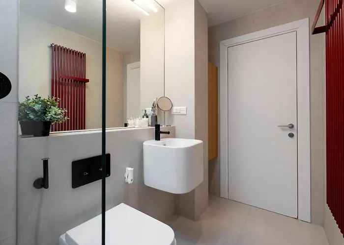 Апартаменти Classic Top-floor In The Historic Center With Views Бухарест