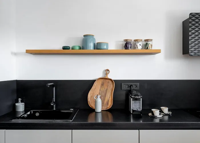 Classic Top-floor In The Historic Center With Views *