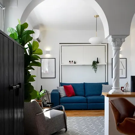 Classic Top-floor In The Historic Center With Views شقة *