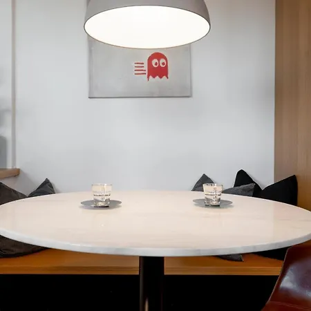 Classic Top-floor In The Historic Center With Views Appartement Boekarest