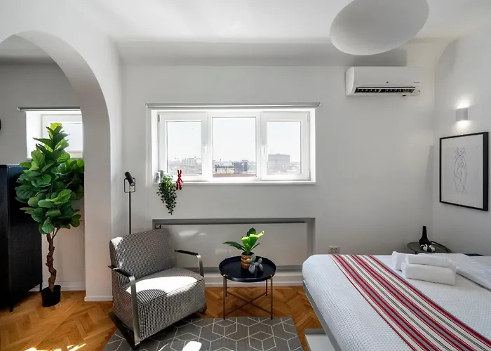דירה Classic Top-floor In The Historic Center With Views